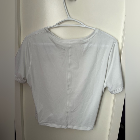 Nike women’s training top - Picture 3 of 3